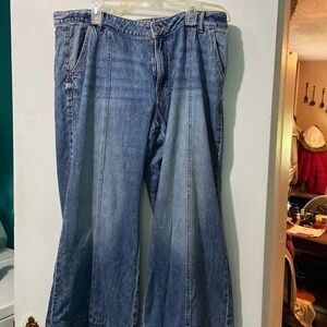 Maurice’s wide leg Jean . EUC